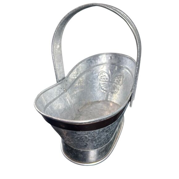Vintage mini basket with handle- butterflies - galvanized- cottagecore copper - Picture 6 of 6